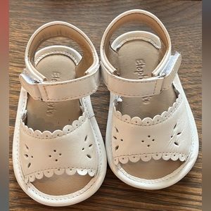 Elephantito Sandals in White Scallop